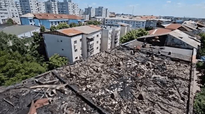 Acoperișul Ars pe 400 mp - Intervenție ISU Olt / VIDEO